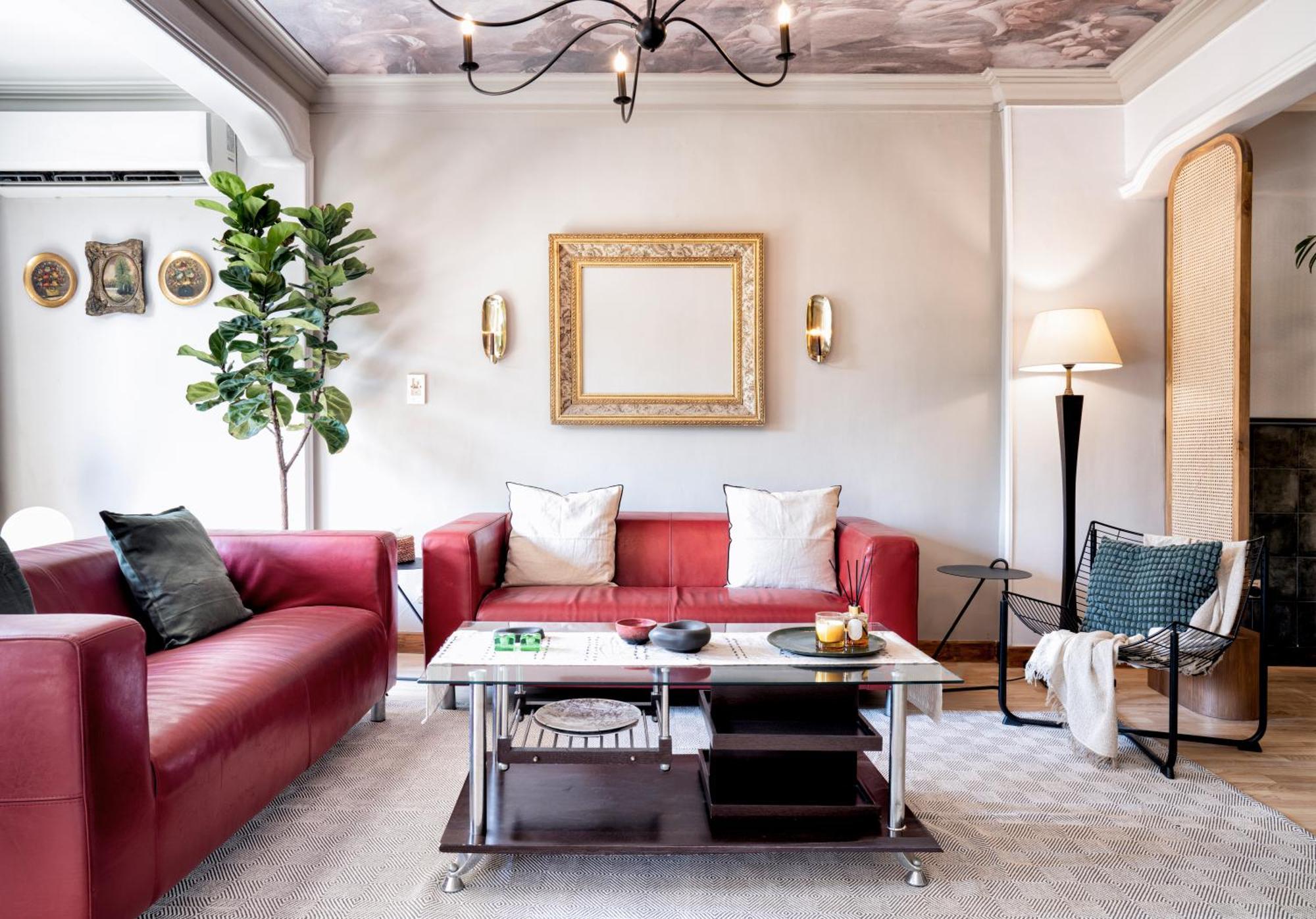 The Crimson Sun Charm Apartment *
