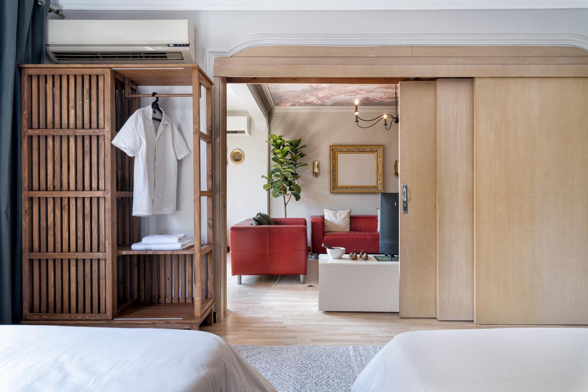 The Crimson Sun Charm Apartment Cairo